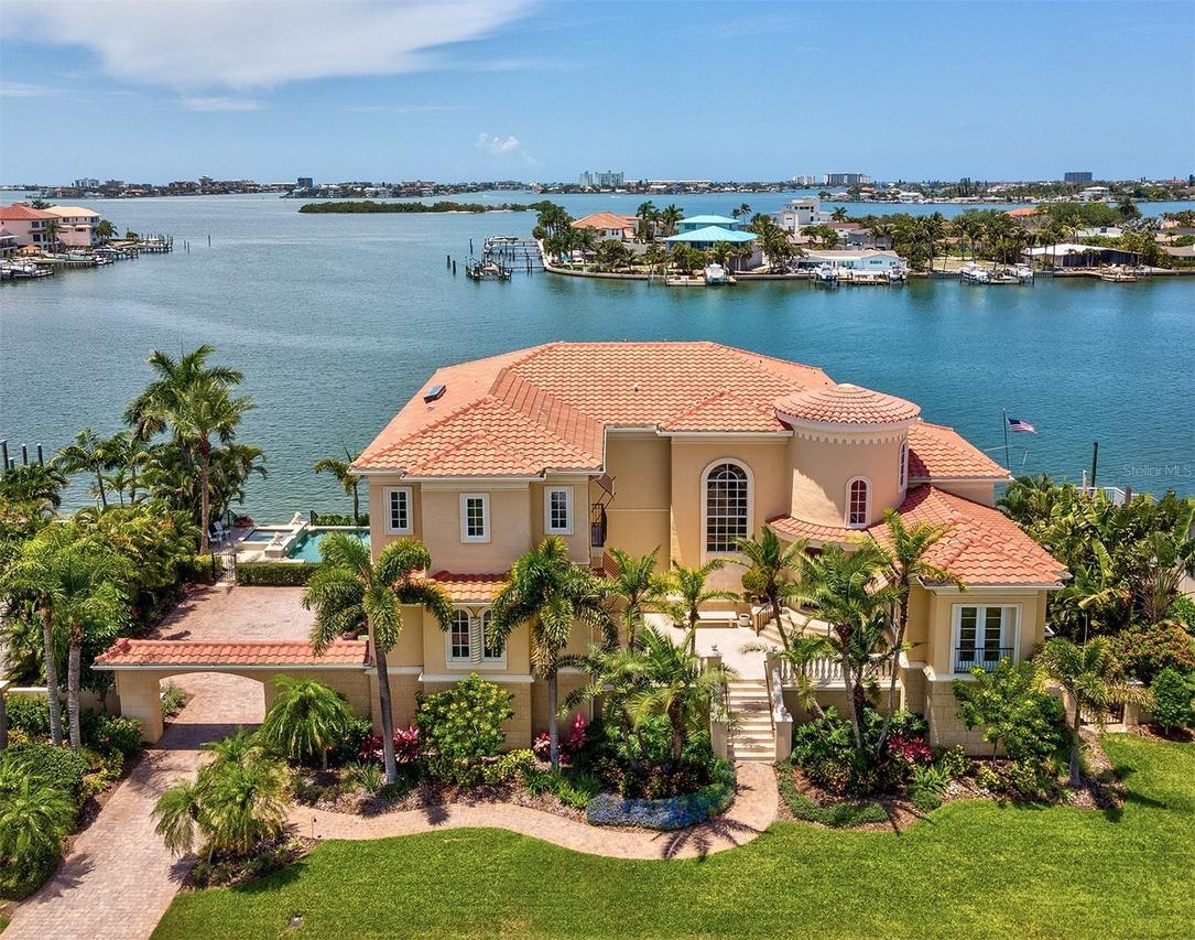 6224 Pasadena Point Blvd., Gulfport, FL 33707