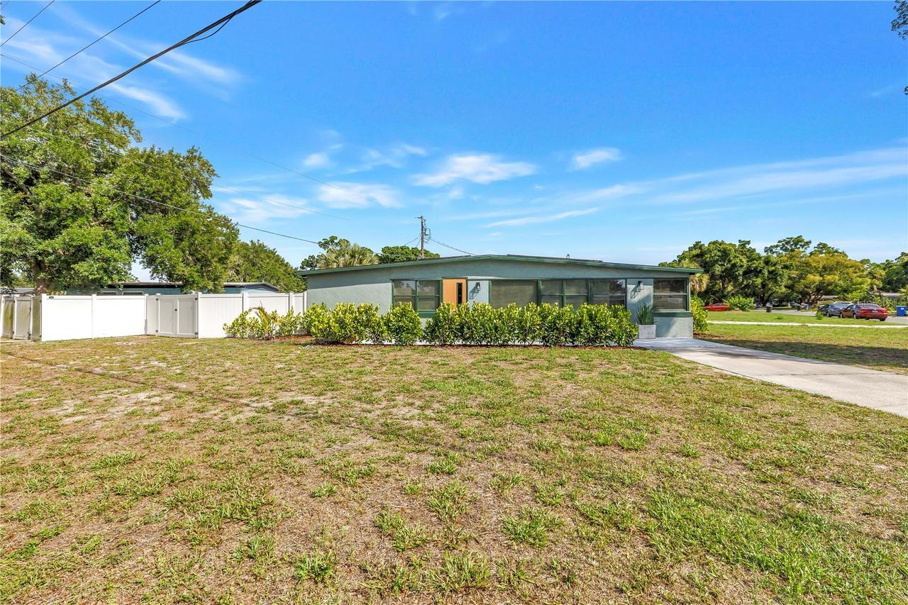 7599 Meadowlawn Dr., St Petersburg, FL 33702