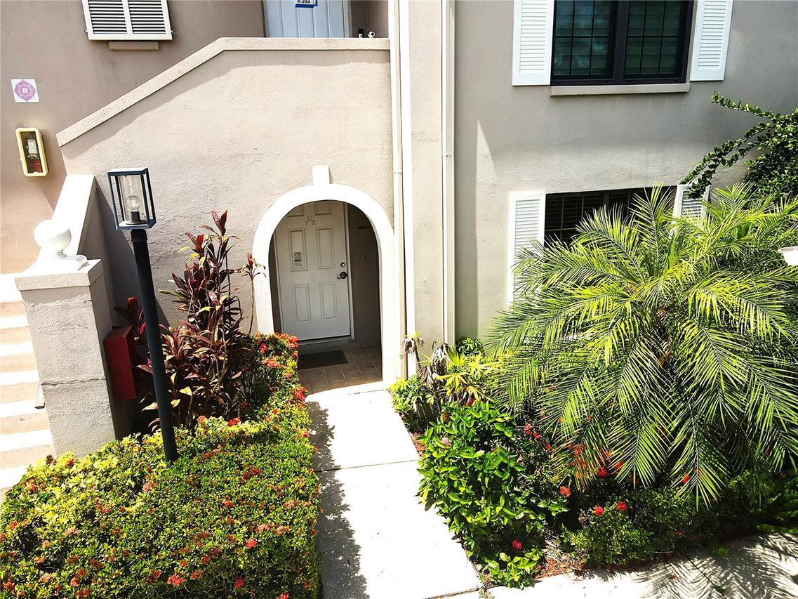 2480 Pelican Ct. #102R, Clearwater, FL 33762
