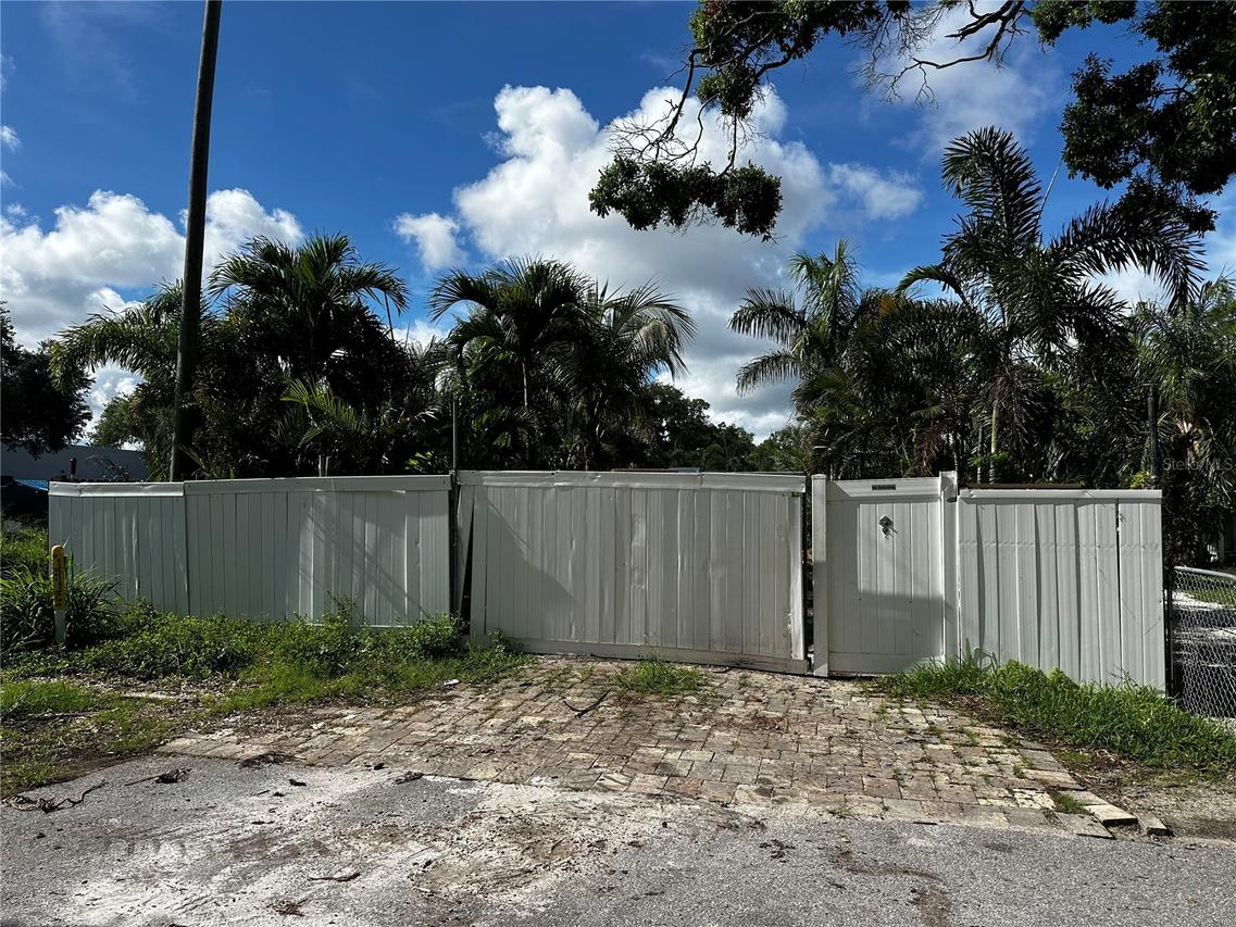 715 Smith St., Clearwater, FL 33756