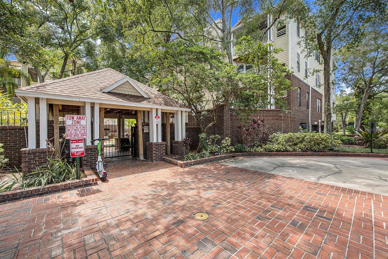 1000 W Horatio St. #301, Tampa, FL 33606