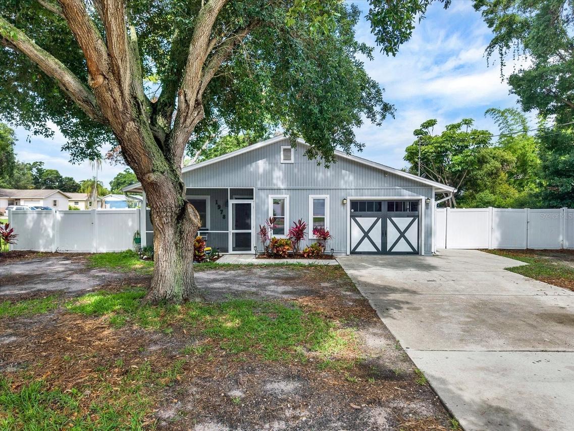 1978 Dix St., Largo, FL 33774