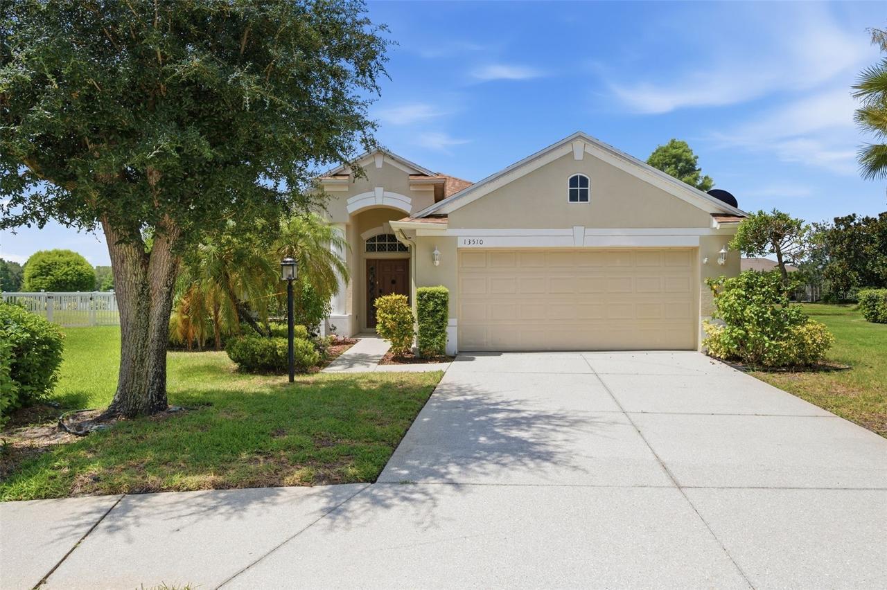 13510 Glossy Ibis Pl., Bradenton, FL 34202