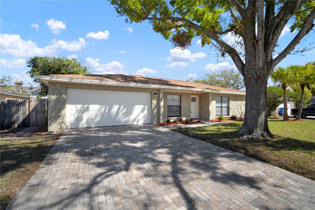 1218 Lornewood Dr., Valrico, FL 33596