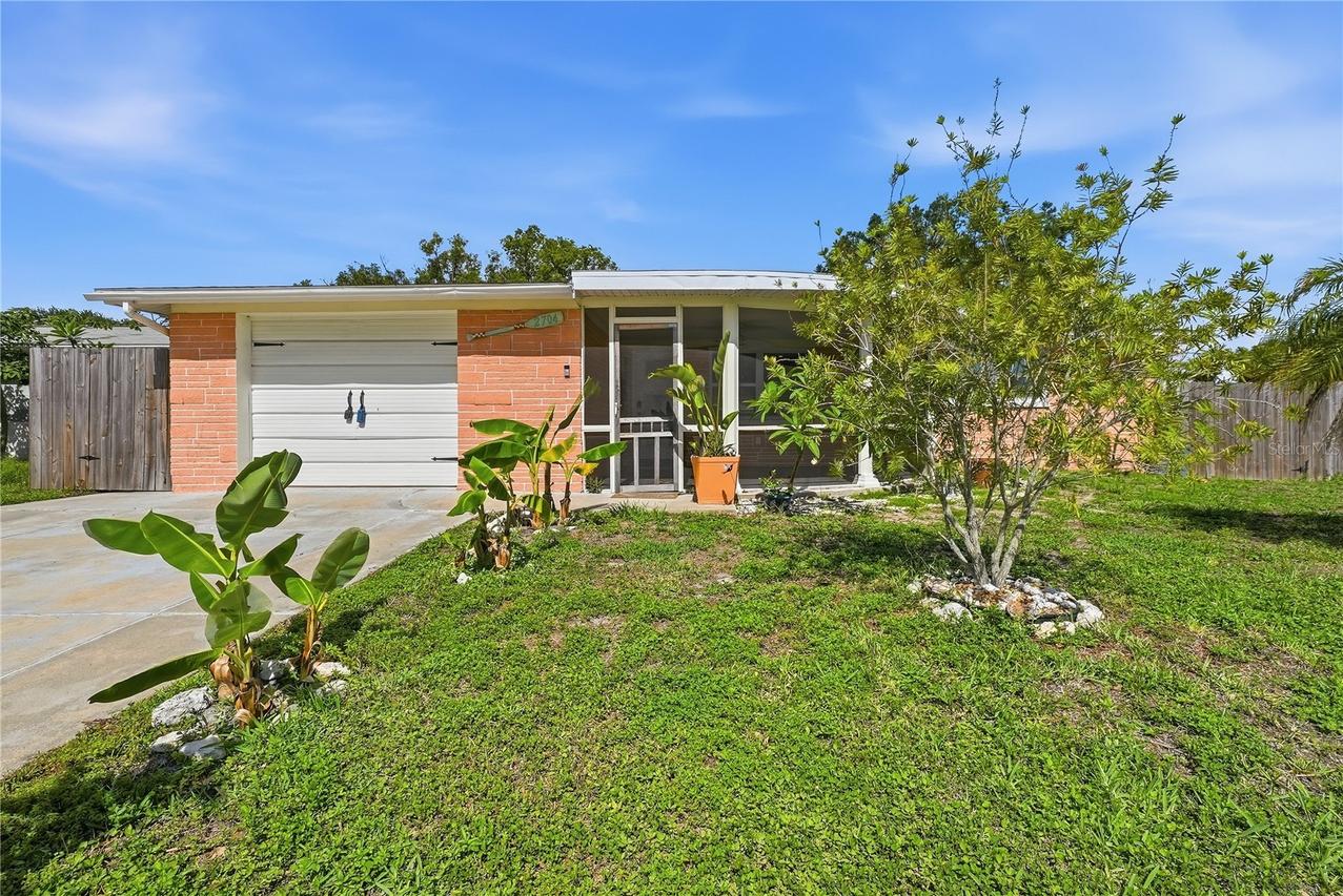 2704 Lawn Pl., Holiday, FL 34691