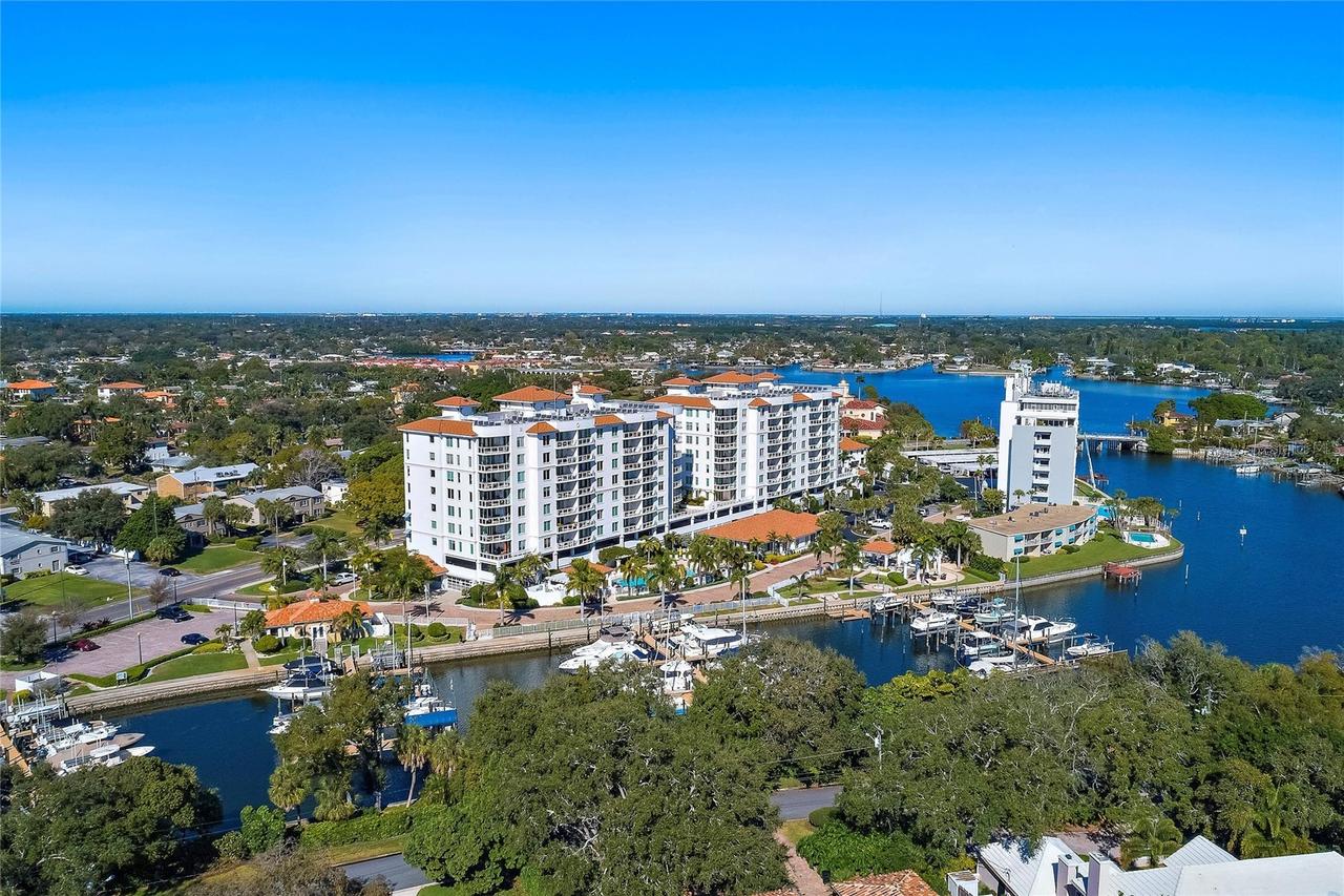 1325 Snell Isle Blvd. #806, St Petersburg, FL 33704