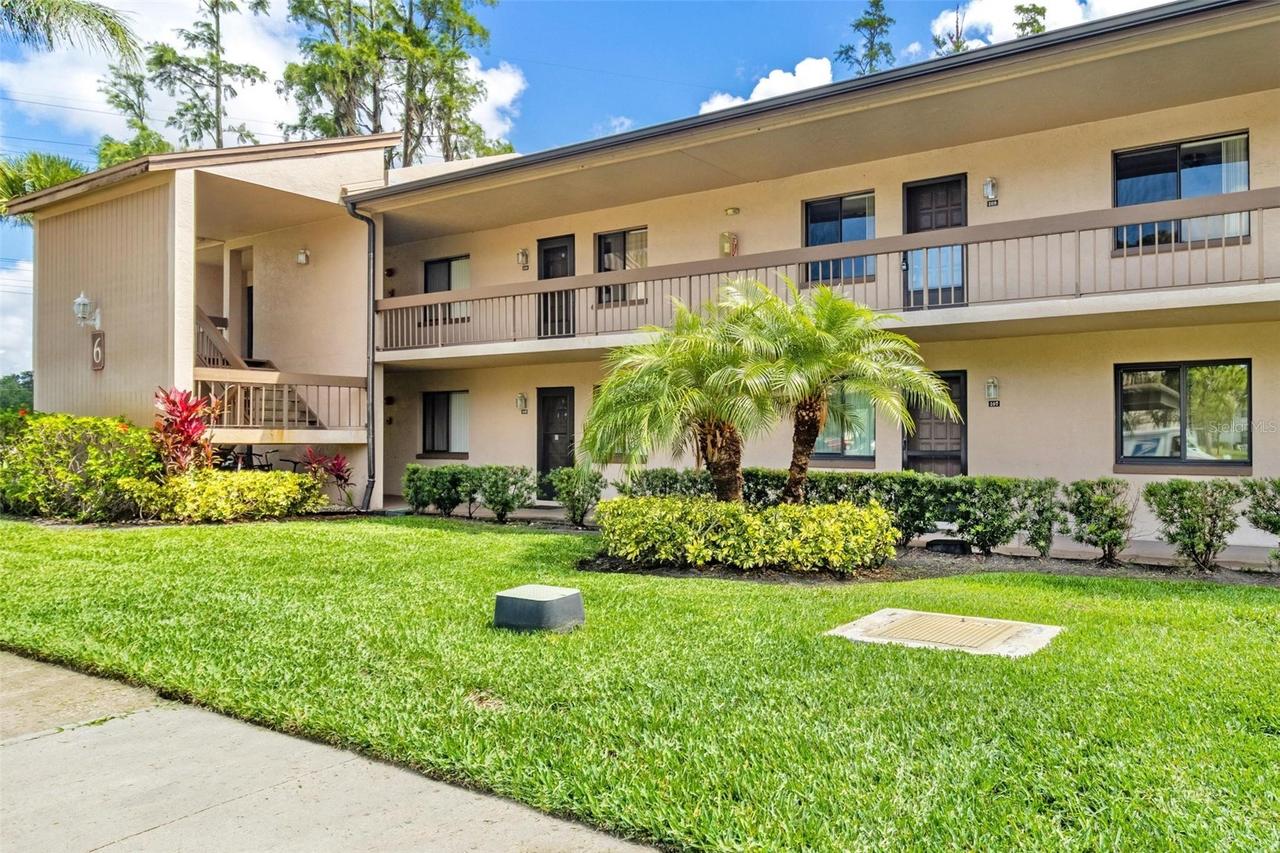 108 Woodlands Ct., Oldsmar, FL 34677