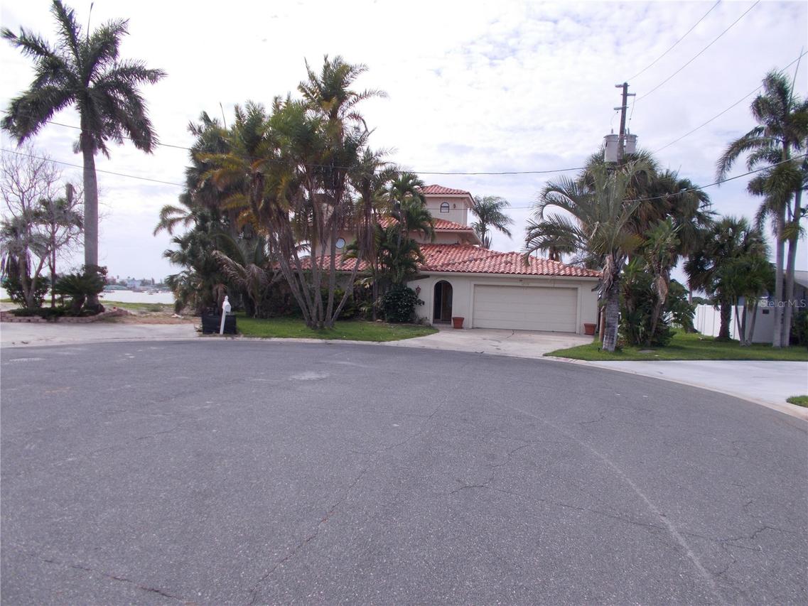 12570 4th St., Treasure Island, FL 33706