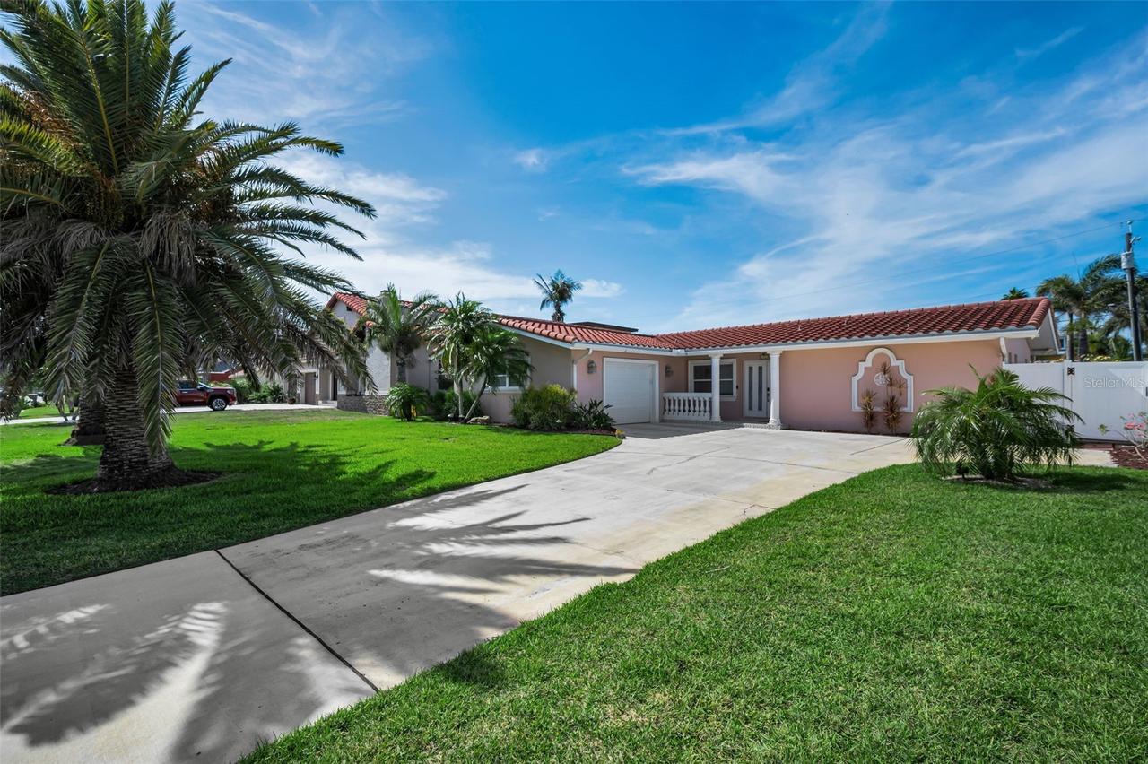 111 17th St., Belleair Beach, FL 33786