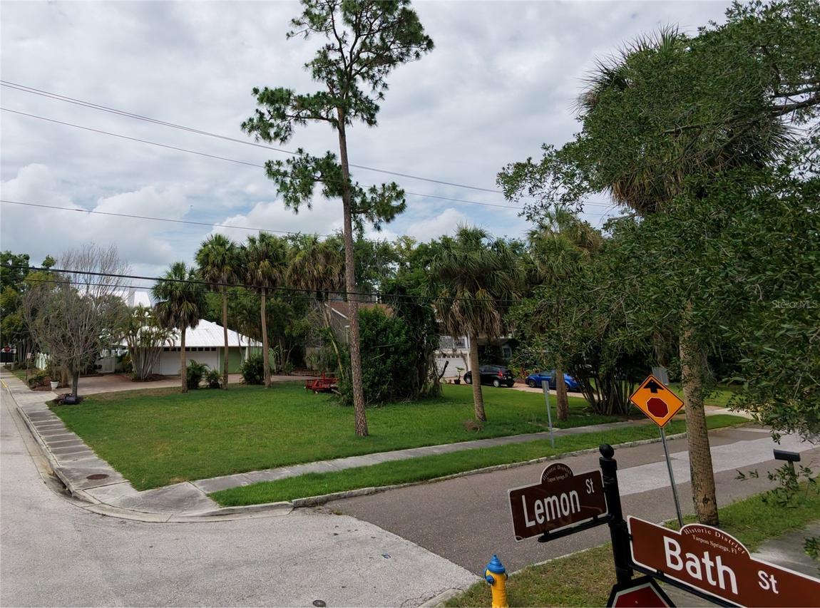 W Lemon St., Tarpon Springs, FL 34689