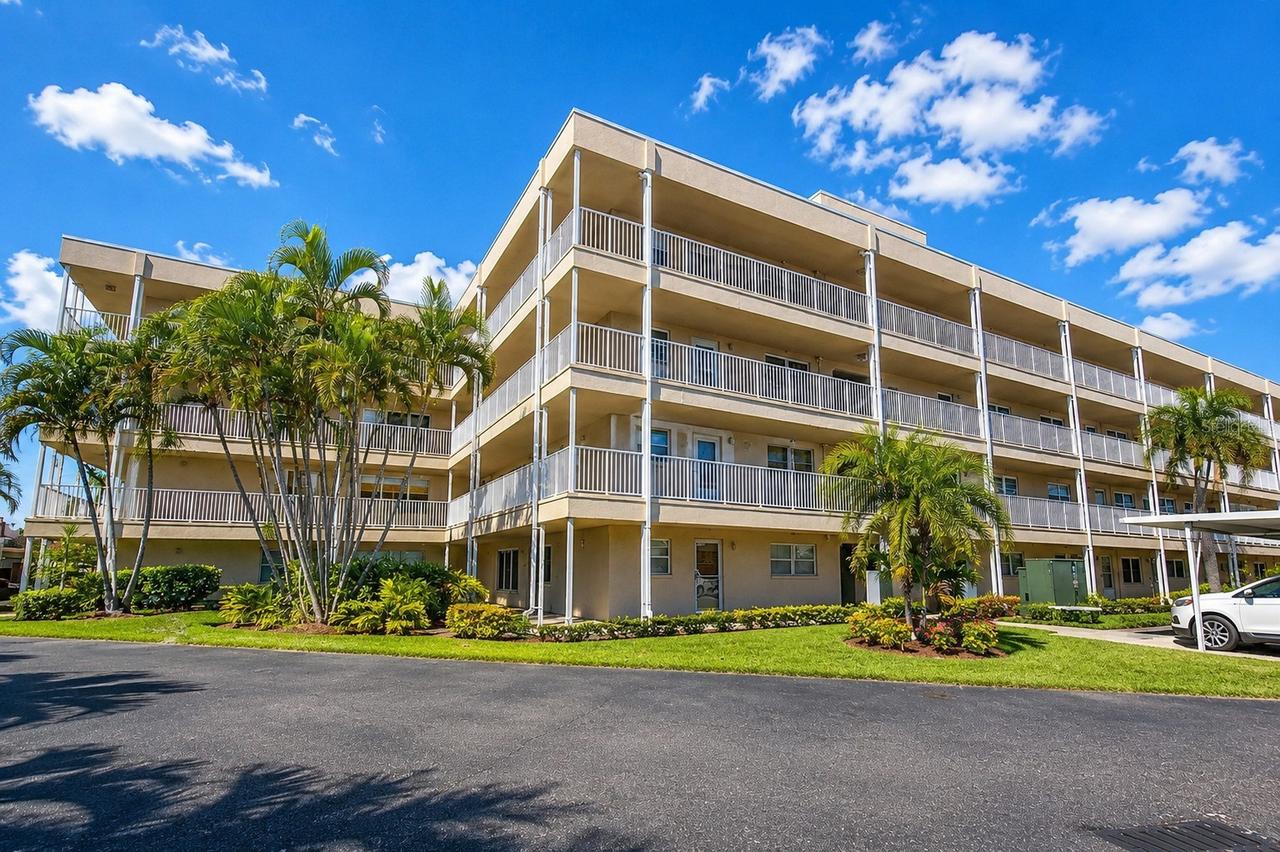 9950 62nd Ter. #315, St Petersburg, FL 33708