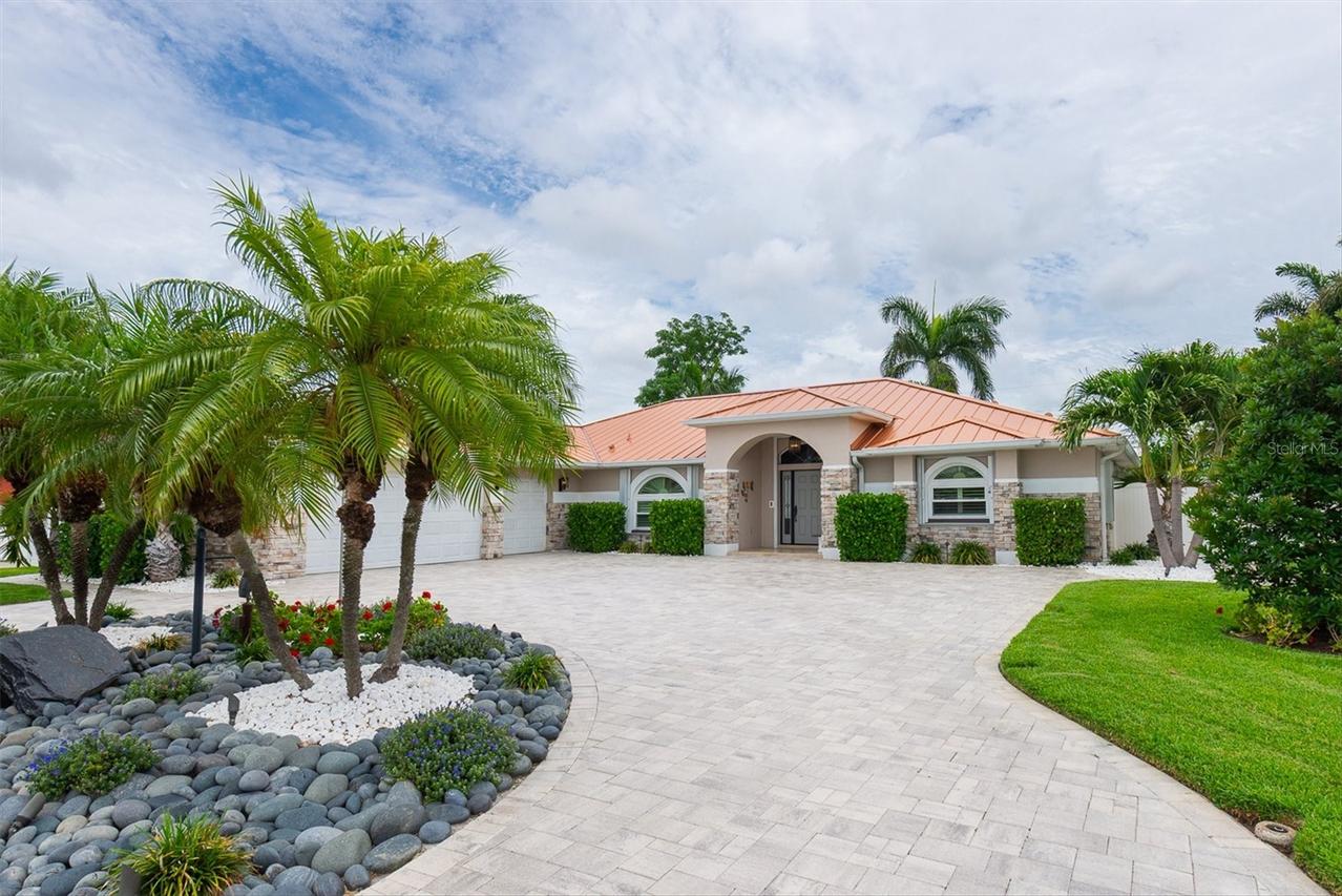 7759 Carver Ct., Seminole, FL 33772