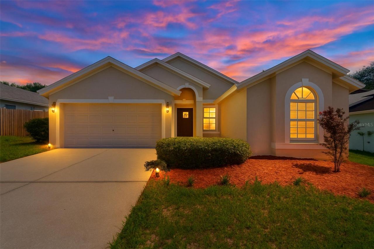 418 Henderson Ave., Seffner, FL 33584