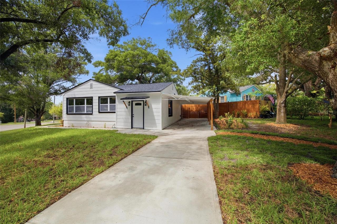 2102 E Howell St., Tampa, FL 33610