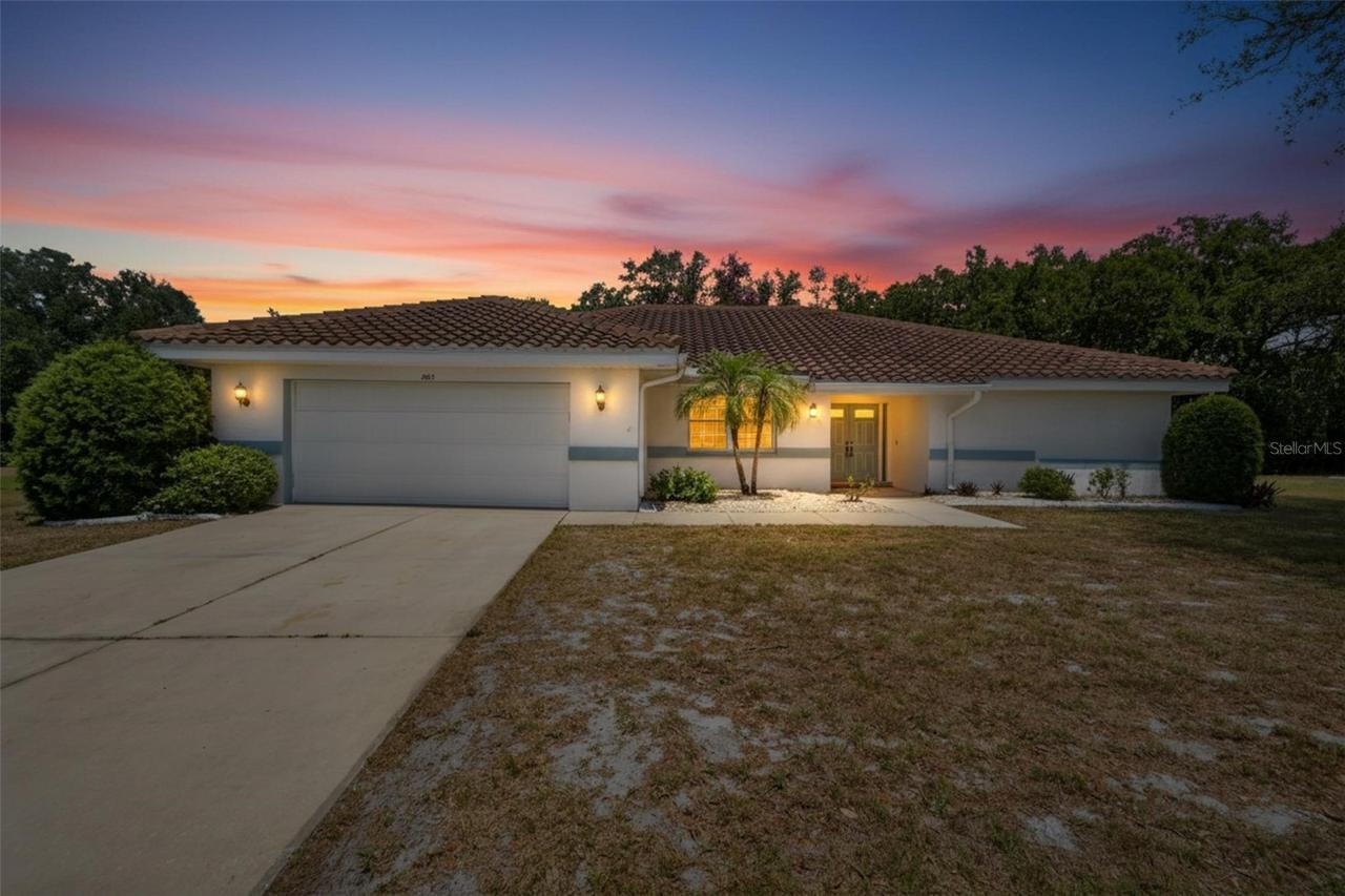 2015 Berry Roberts Dr., Sun City Center, FL 33573