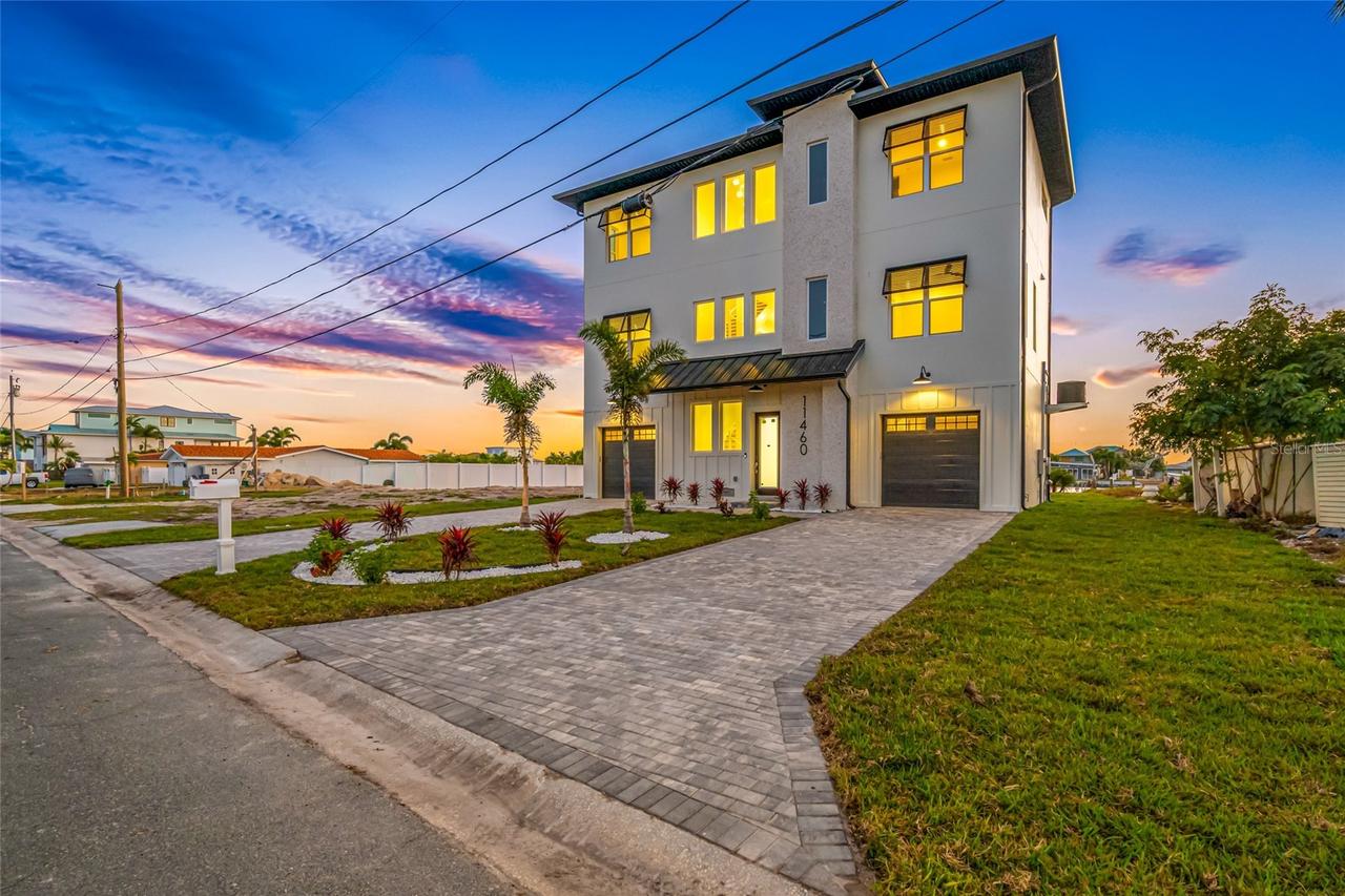 11460 7th St., Treasure Island, FL 33706