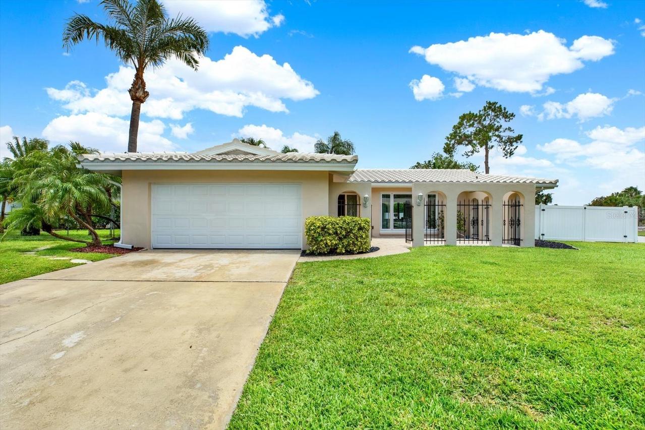 14560 Passage Way, Seminole, FL 33776