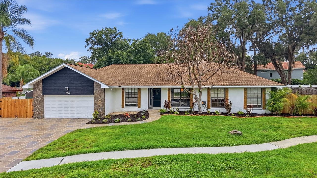 1008 Oakridge Manor Dr., Brandon, FL 33511