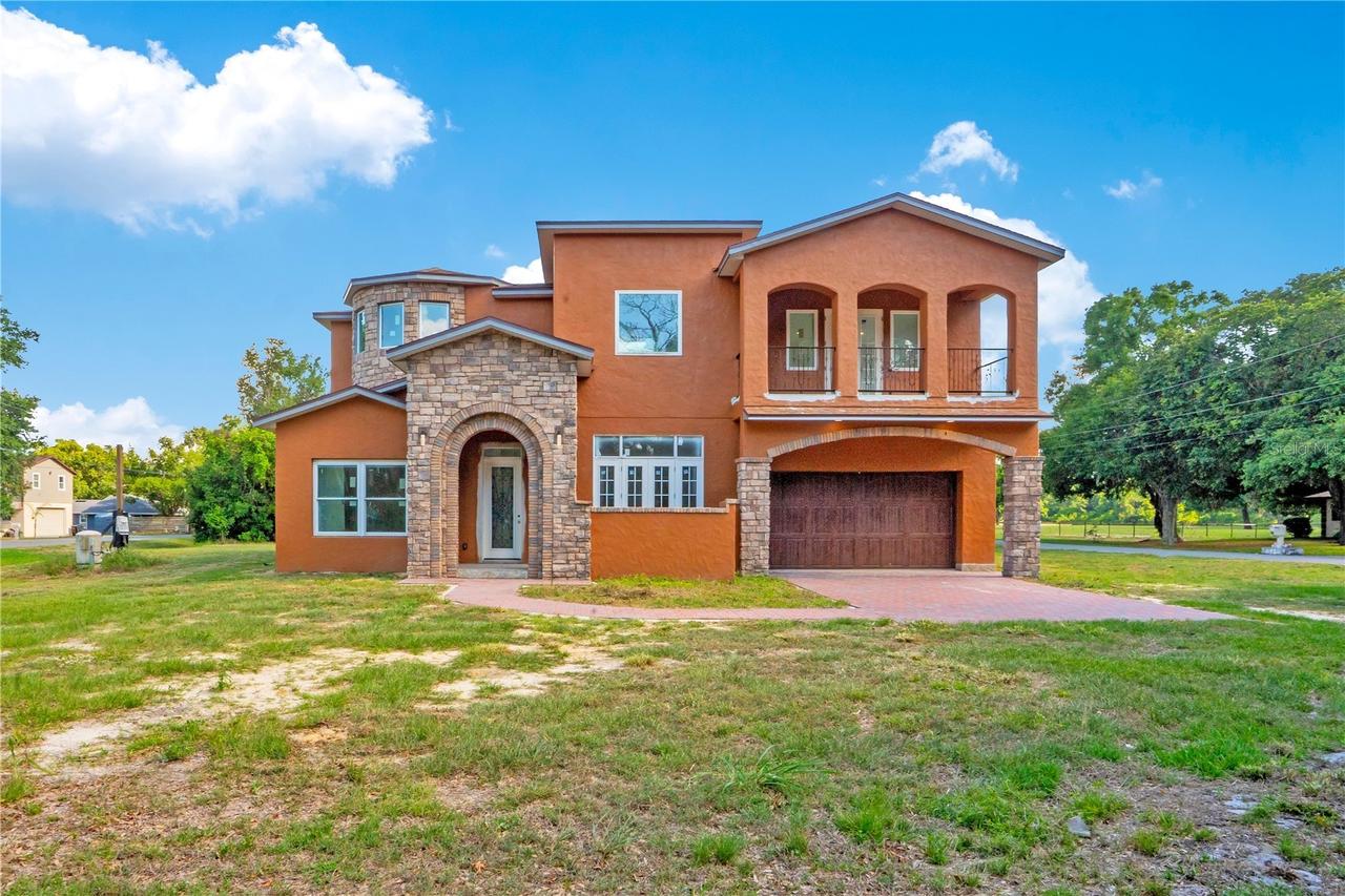 818 Lake Agnes Dr., Polk City, FL 33868