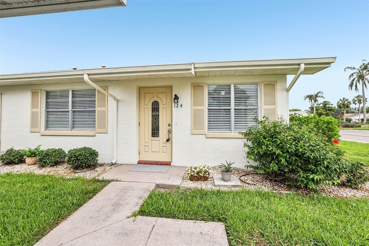 124 Gloucester Blvd. #355J, Sun City Center, FL 33573