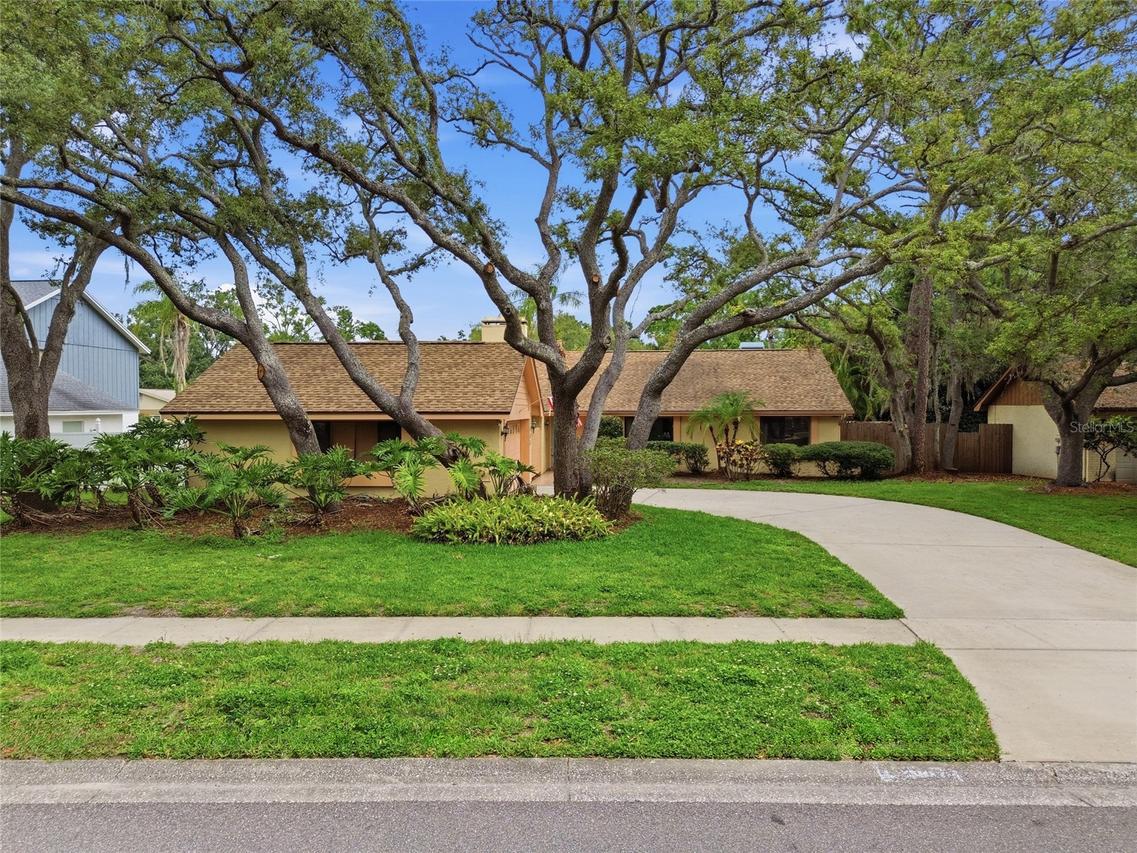 12008 Nicklaus Cir., Tampa, FL 33624