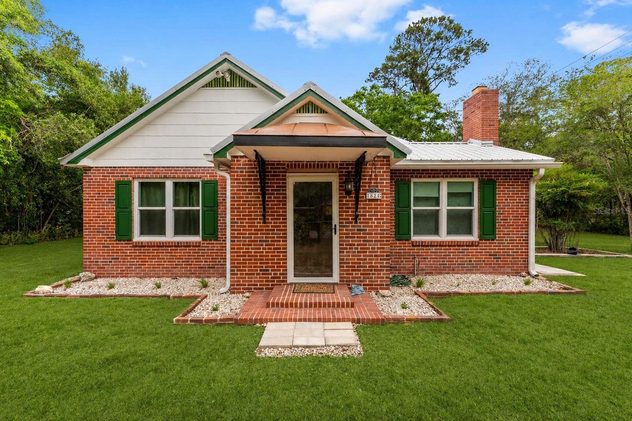 824 NE 9th Ave., Gainesville, FL 32601
