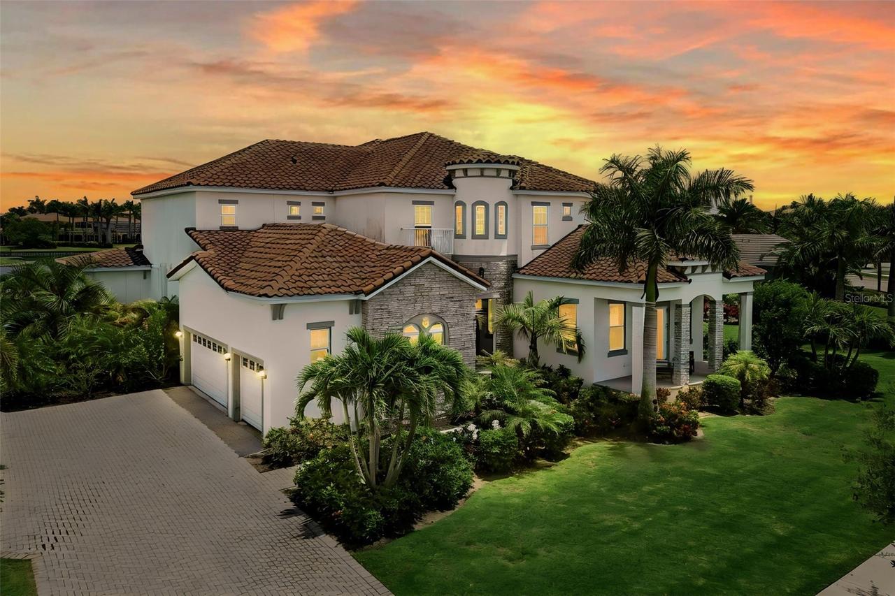 823 Manns Harbor Dr., Apollo Beach, FL 33572