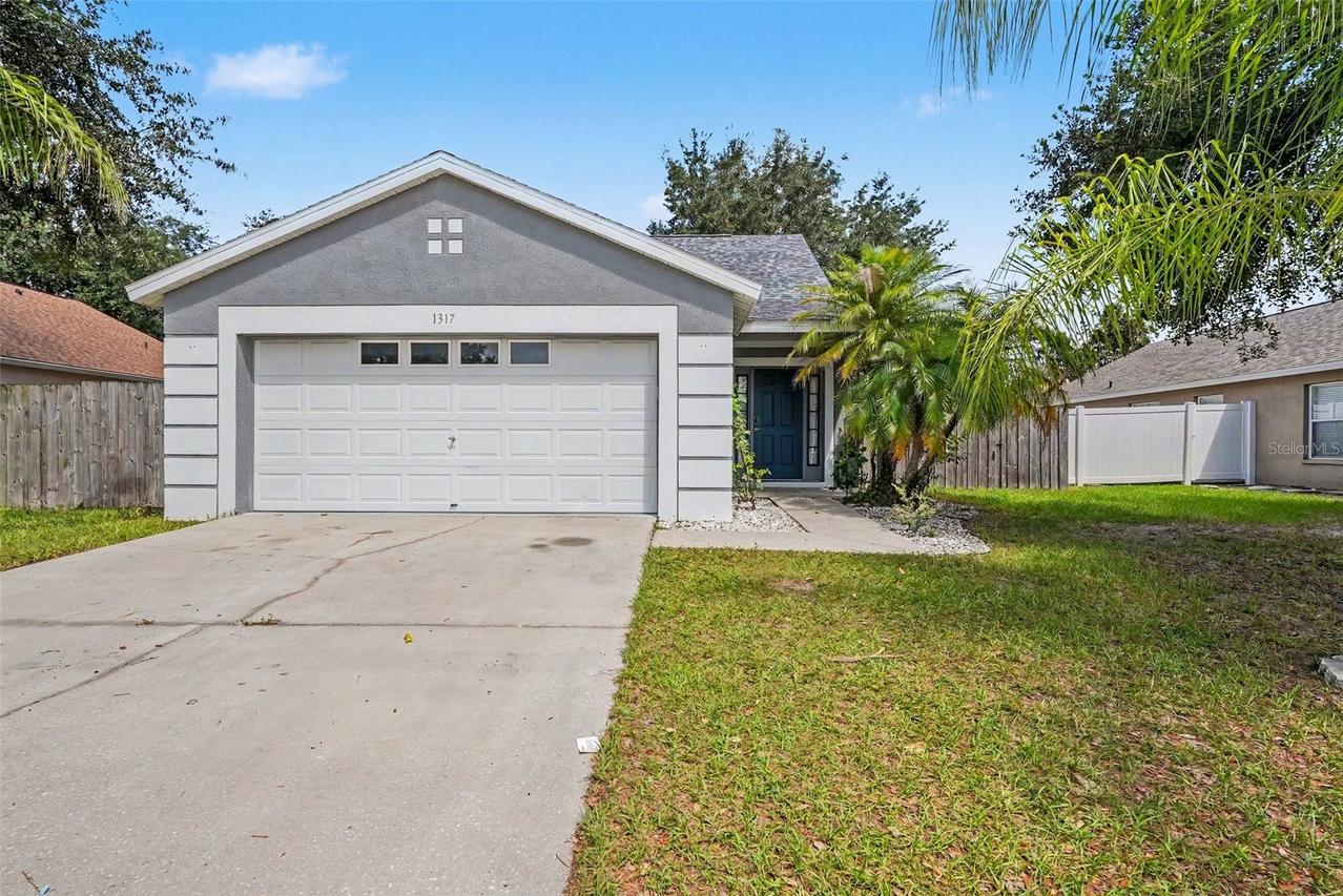 1317 Avonwood Ct., Lutz, FL 33559