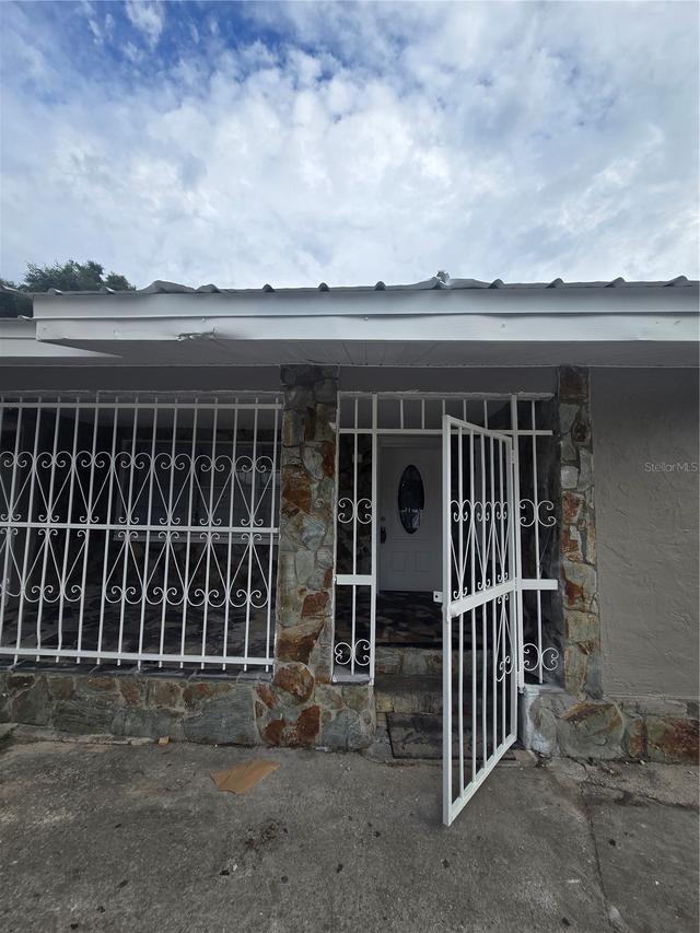 3905 E Osborne Ave., Tampa, FL 33610