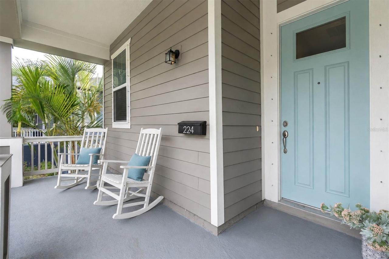 224 NE Jefferson Cir., St Petersburg, FL 33702