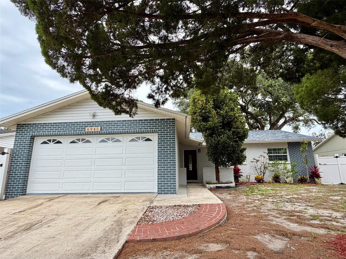 6945 Orkney Ave., St Petersburg, FL 33709