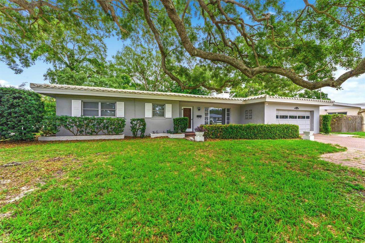 1705 Indian Rocks Rd., Belleair, FL 33756