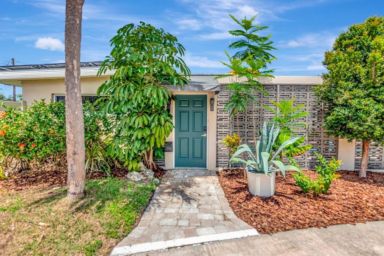 1950 45th St., St Petersburg, FL 33713