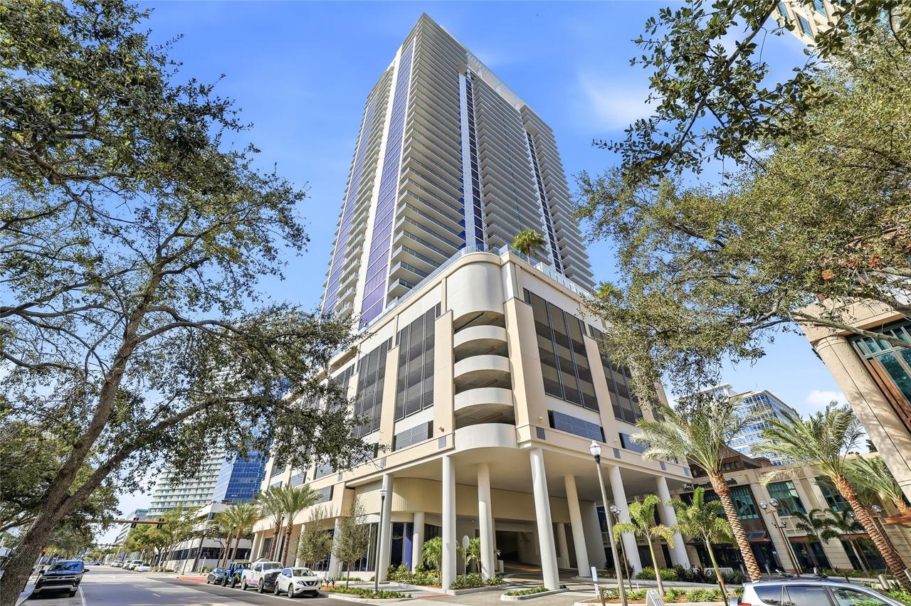 275 1st Ave. #1104, St Petersburg, FL 33701