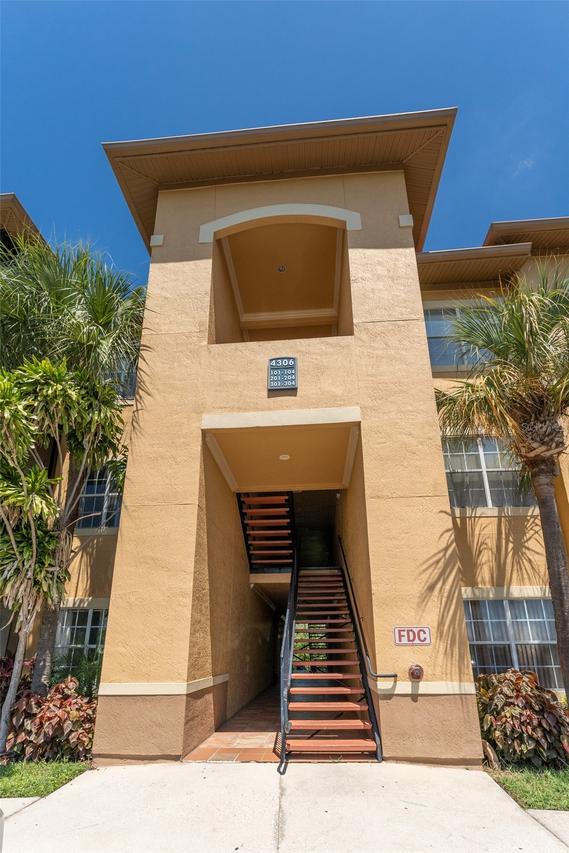 4306 Bayside Village Dr. #202, Tampa, FL 33615