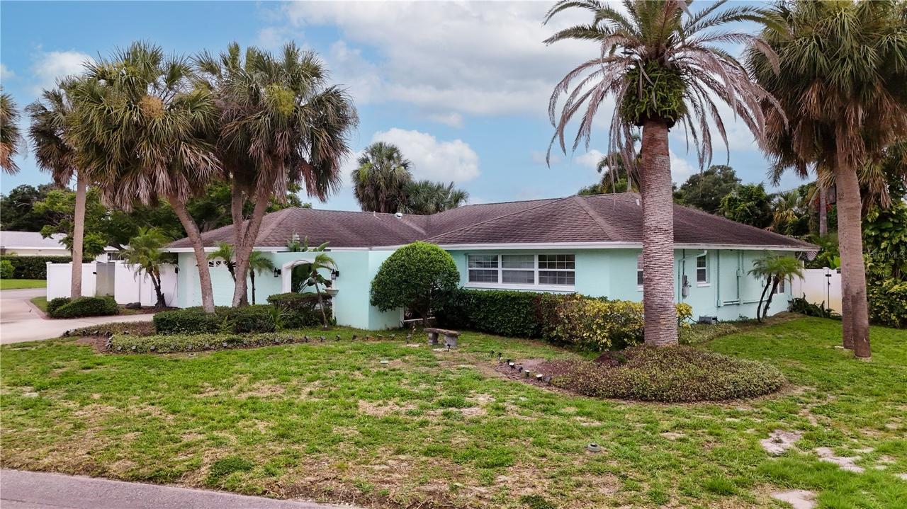 301 Palm Dr., Largo, FL 33770