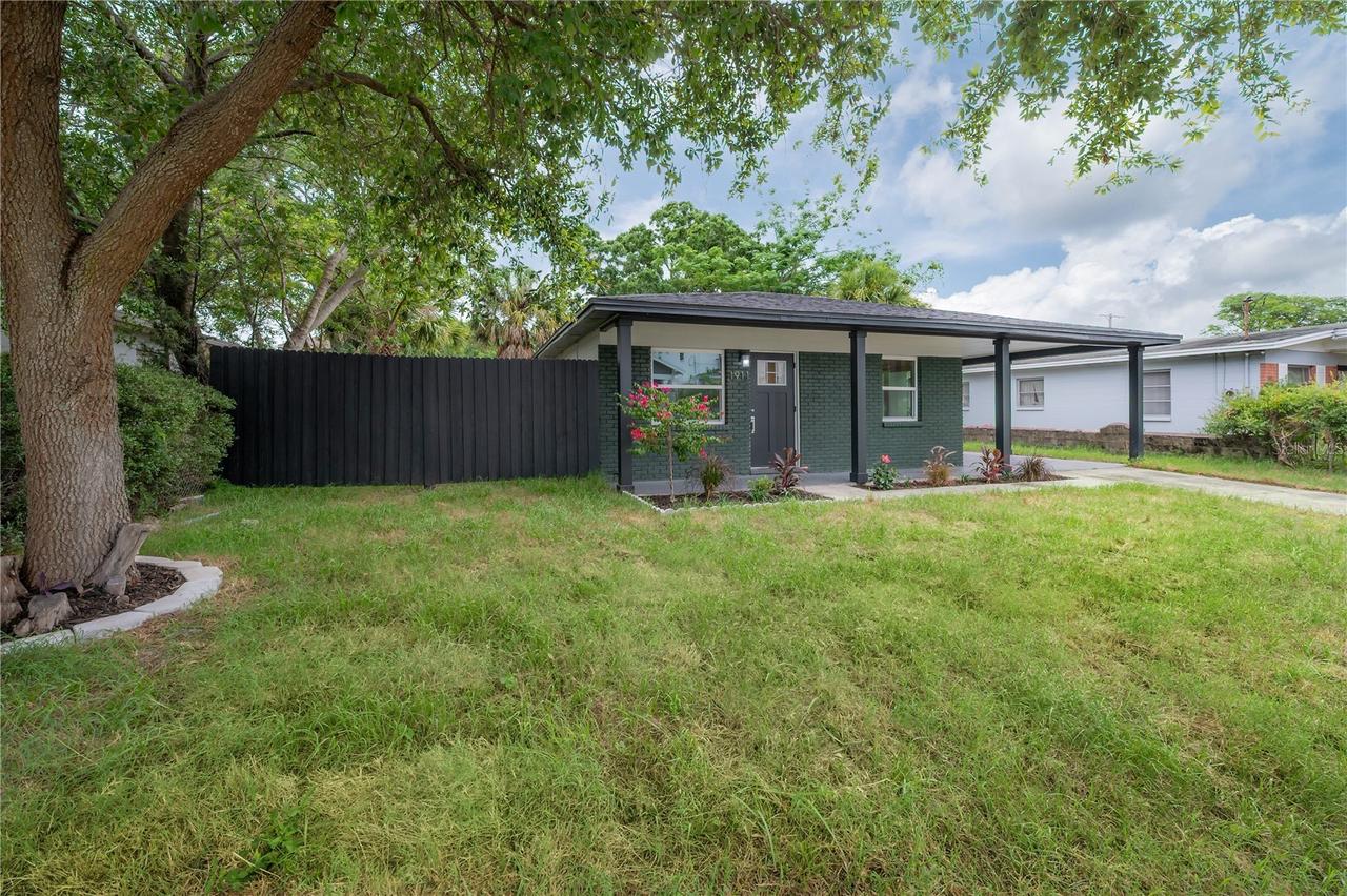1911 W Cherry St., Tampa, FL 33607
