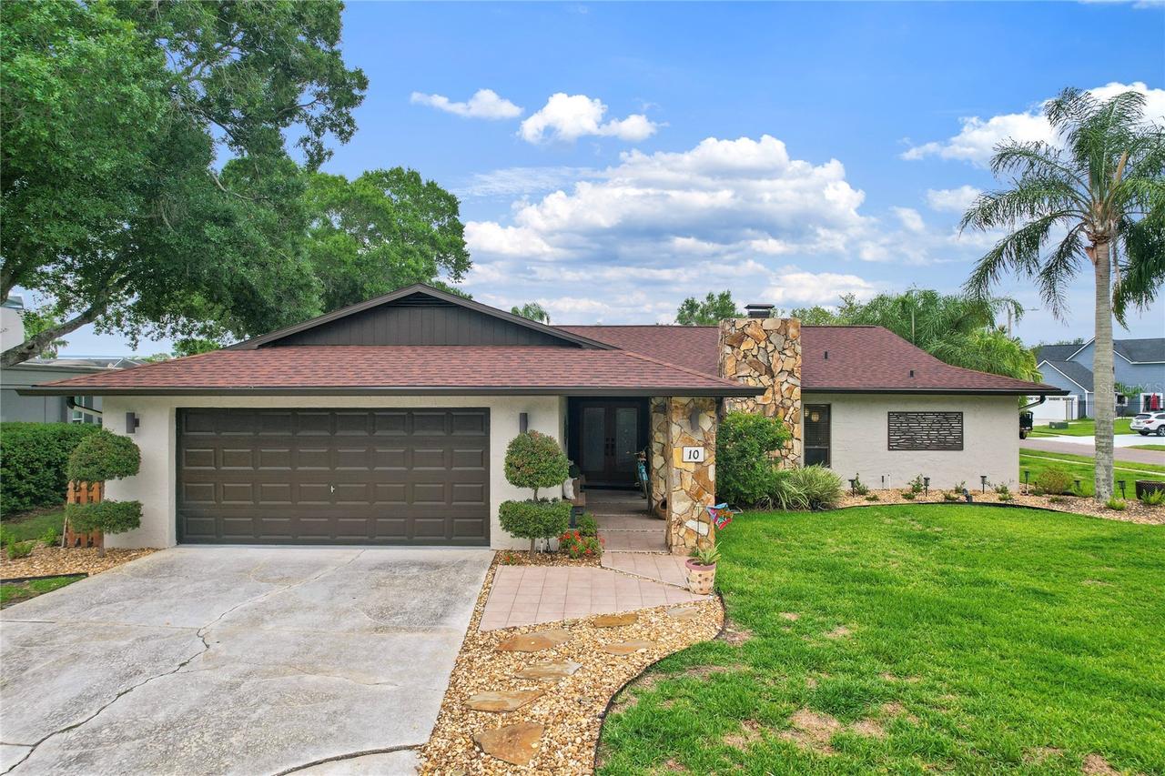 10 Arbor Ln., Oldsmar, FL 34677