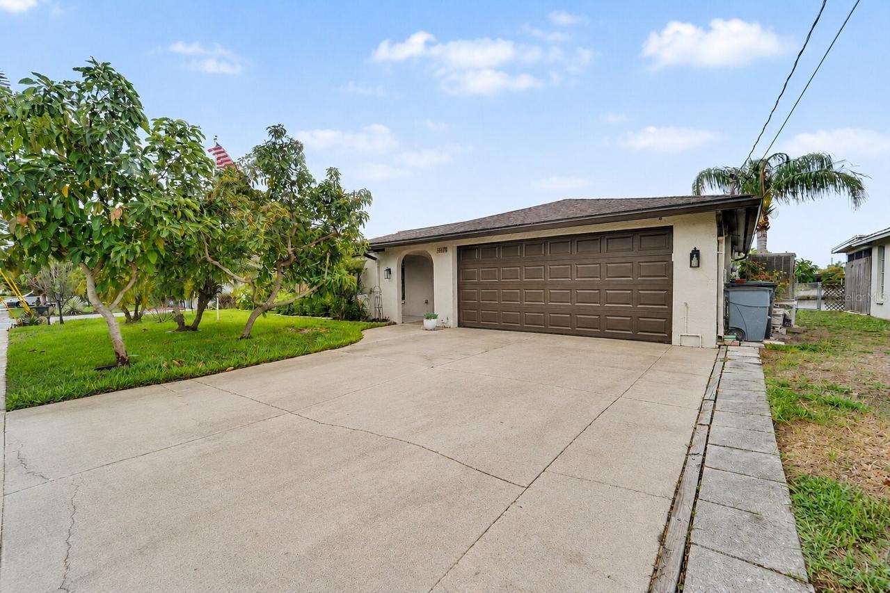 5736 Melaleuca Dr. #22, Holiday, FL 34690
