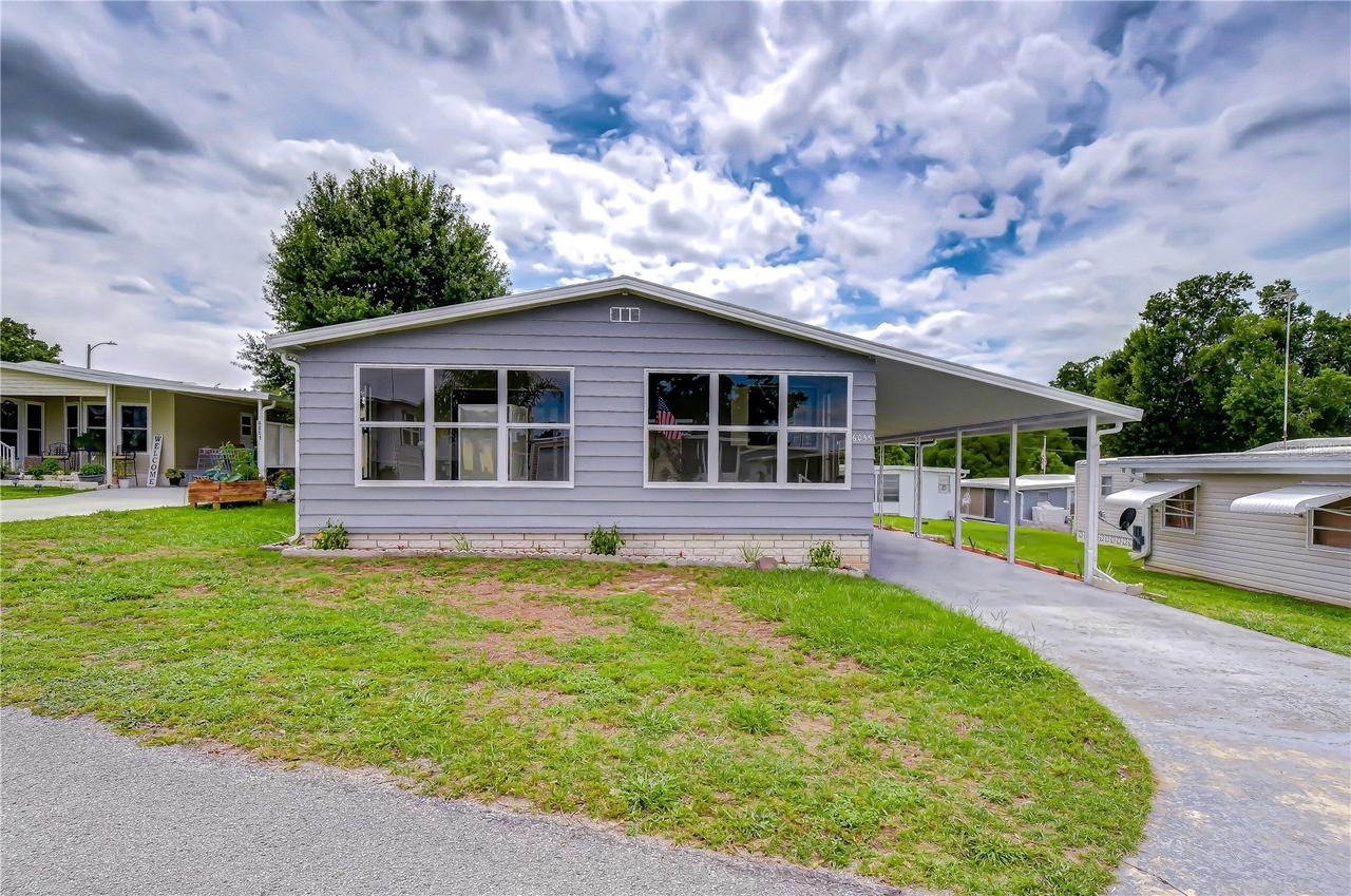 6055 Crestview Ln., Zephyrhills, FL 33542