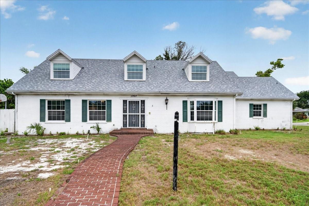1907 78th St., Bradenton, FL 34209
