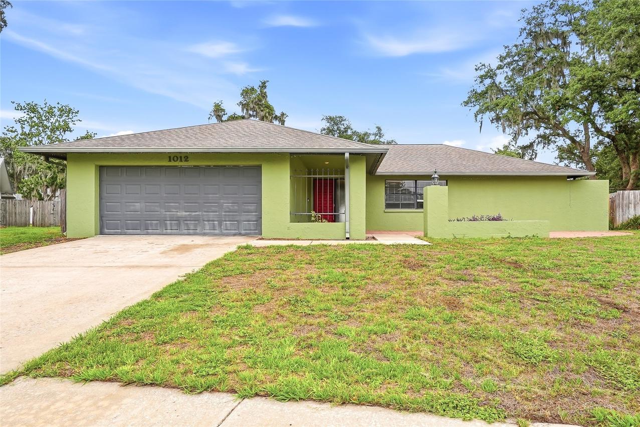 1012 Redbud Cir., Plant City, FL 33563