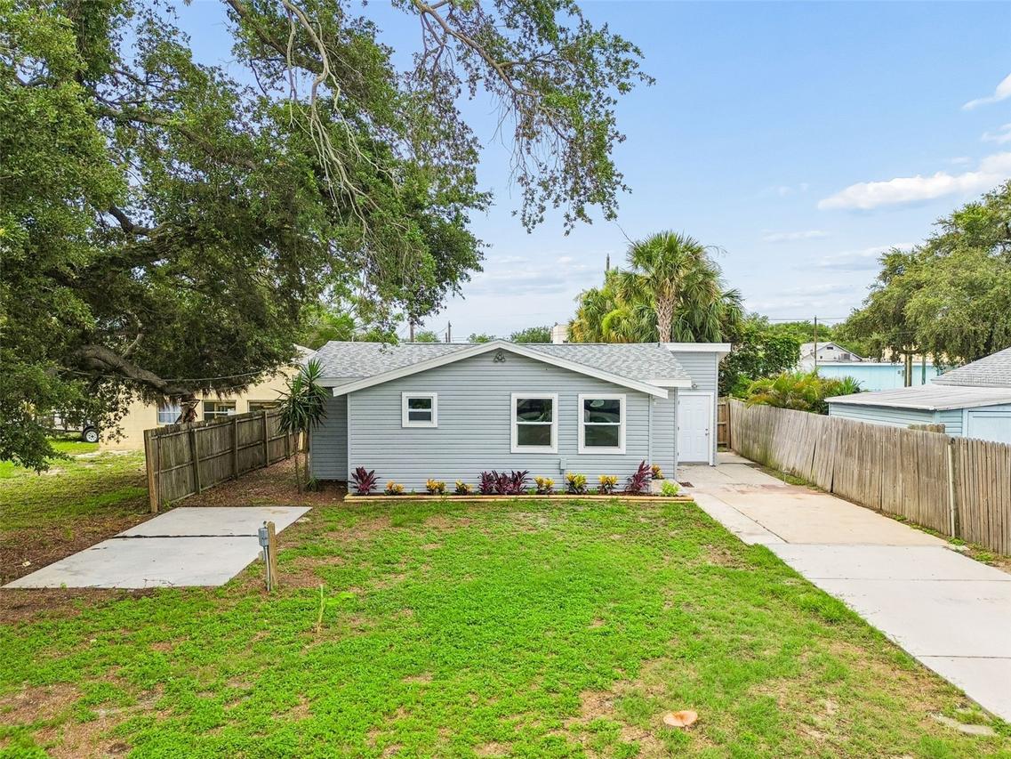 205 2nd Ave., Largo, FL 33770