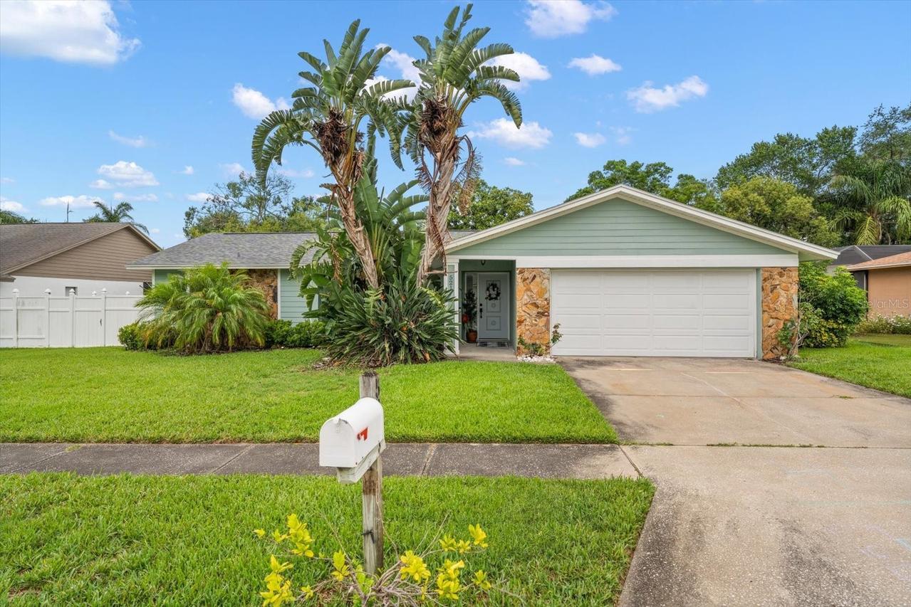 521 Meravan Dr., Palm Harbor, FL 34683