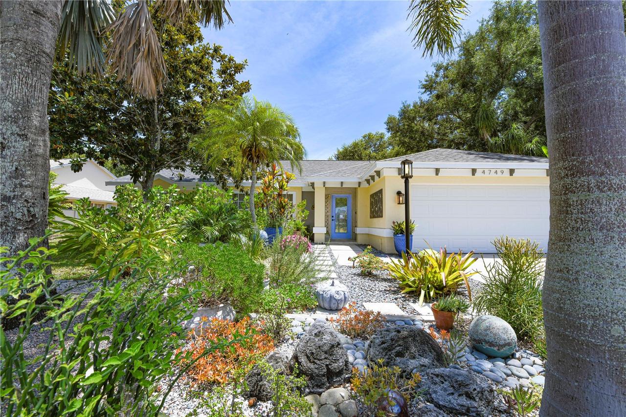 4749 Hamlets Grove Dr., Sarasota, FL 34235