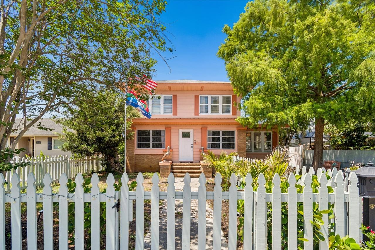 4621 9th Ave., St Petersburg, FL 33713