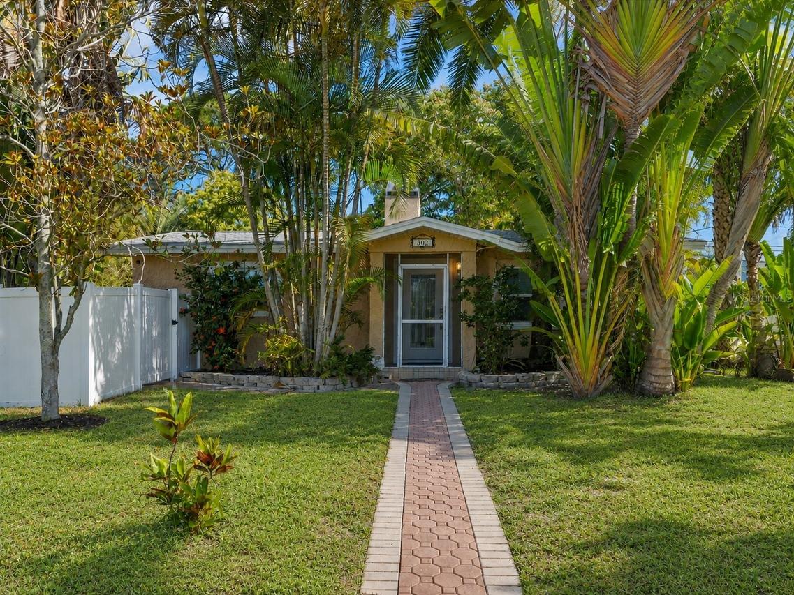 502 Florida Blvd., Crystal Beach, FL 34681
