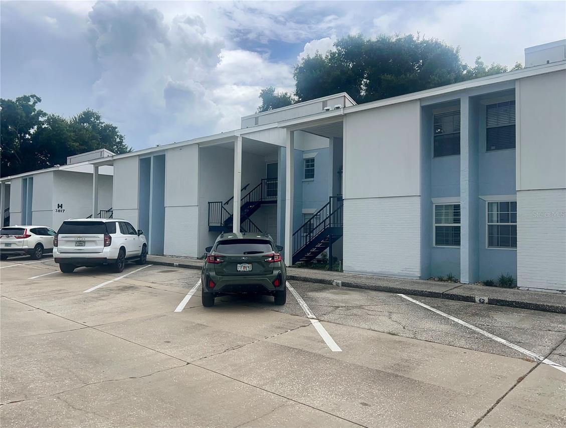 3819 N Oak Dr. #I42, Tampa, FL 33611