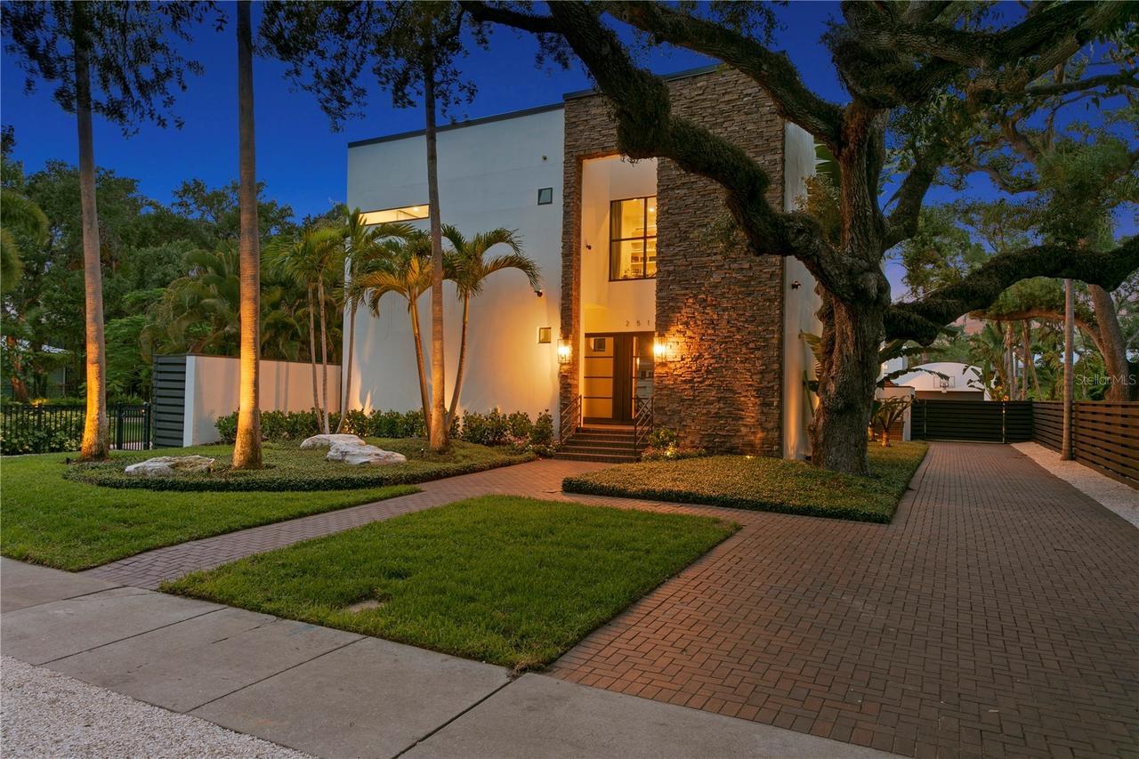 2515 W Shell Point Rd., Tampa, FL 33611