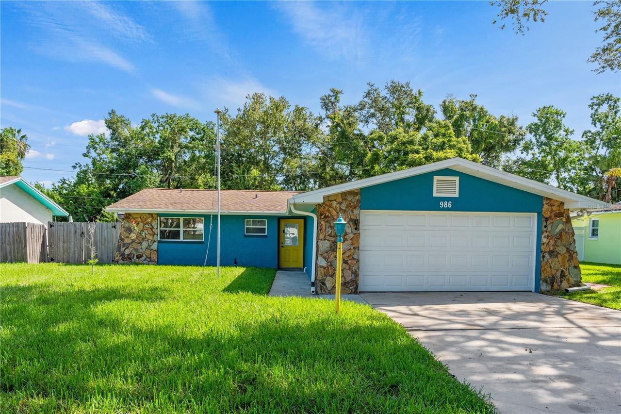 986 Lexington Dr., Dunedin, FL 34698